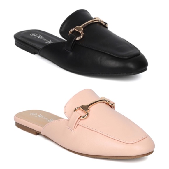 Shoes - $15 🍬 Black or blush faux leather mules